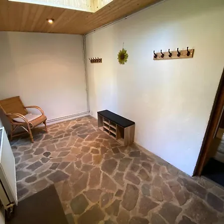بيت للعطل Charming With Garden