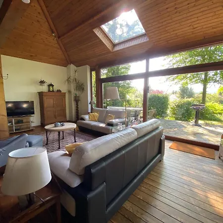Tatil Evi Charming With Garden Rendeux